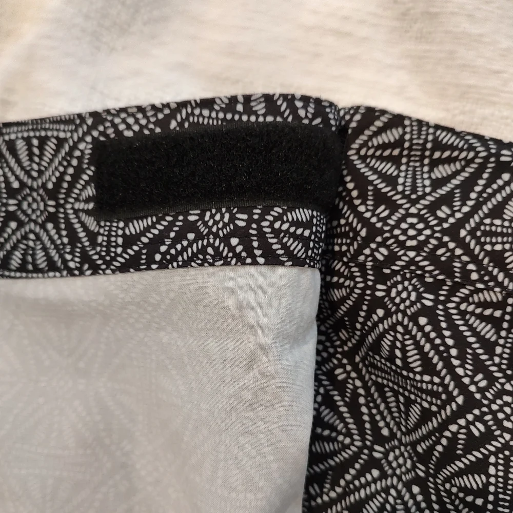 RipSkirt Hawaii Skirt Black Pearl Batik Adjustable Waist Length 1 Size M